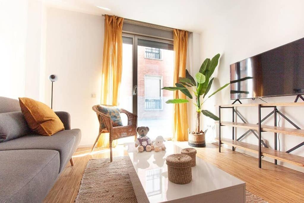 Heima Gran Via A Apartment Madrid Exterior photo