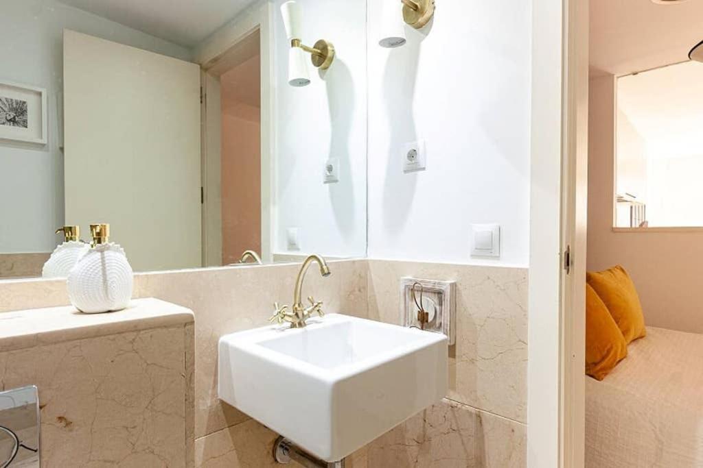 Heima Gran Via A Apartment Madrid Exterior photo